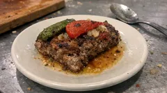 Fırında Kilis Tava: sulu kalan tepsi kebabı için püre yapmadan hazırlama