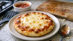 Maya beklemeden: Yoğurtlu hamurla fırında kolay ev pizzası