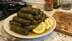 Ön pişirmeli iç harçla tane tane zeytinyağlı yaprak sarma tarifi