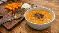 Sütlü bal kabağı çorbası tarifi: blenderla pürüzsüz, zencefil-muskat dokunuşlu